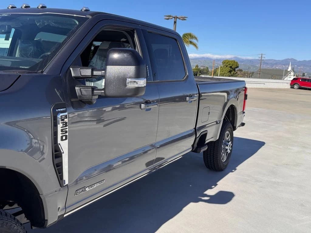 Ford Super Duty F-350 SRW XL 4WD Crew Cab 6.75' Box 2026 — side view