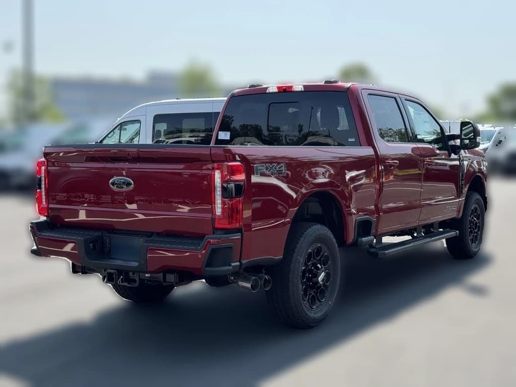 Ford Super Duty F-350 SRW LARIAT 4WD Crew Cab 6.75' Box 2025 — side view