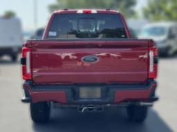 Ford Super Duty F-350 SRW LARIAT 4WD Crew Cab 6.75' Box 2025 — side view