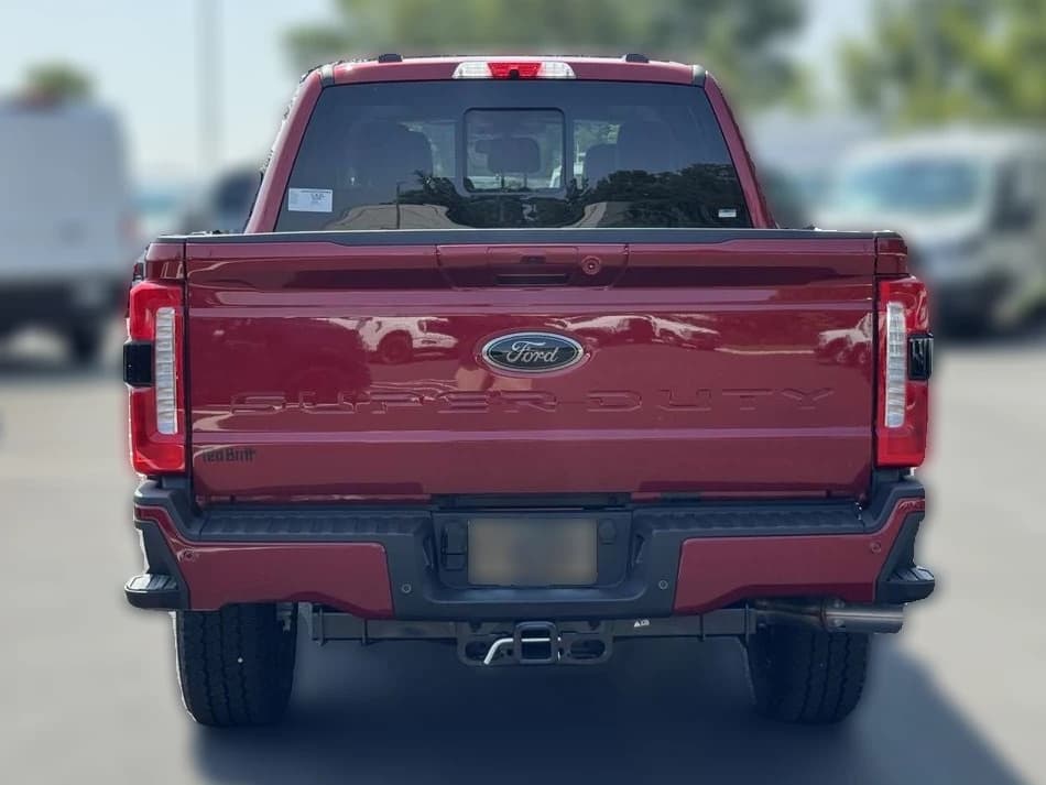 Ford Super Duty F-350 SRW LARIAT 4WD Crew Cab 6.75' Box 2025 — side view