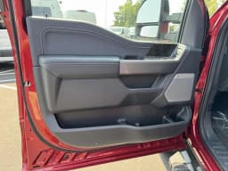 Ford Super Duty F-350 SRW LARIAT 4WD Crew Cab 6.75' Box 2025 — side view