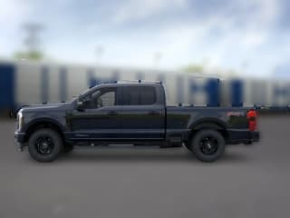 Ford Super Duty F-350 SRW XL 4WD Crew Cab 6.75' Box
