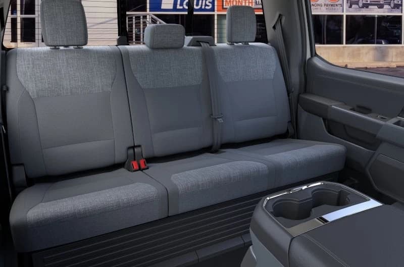 Ford Super Duty F-350 SRW XLT 4WD Crew Cab 6.75' Box 2026 — side view