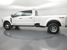Ford Super Duty F-350 DRW Platinum 4WD Crew Cab 8' Box 2026 — side view