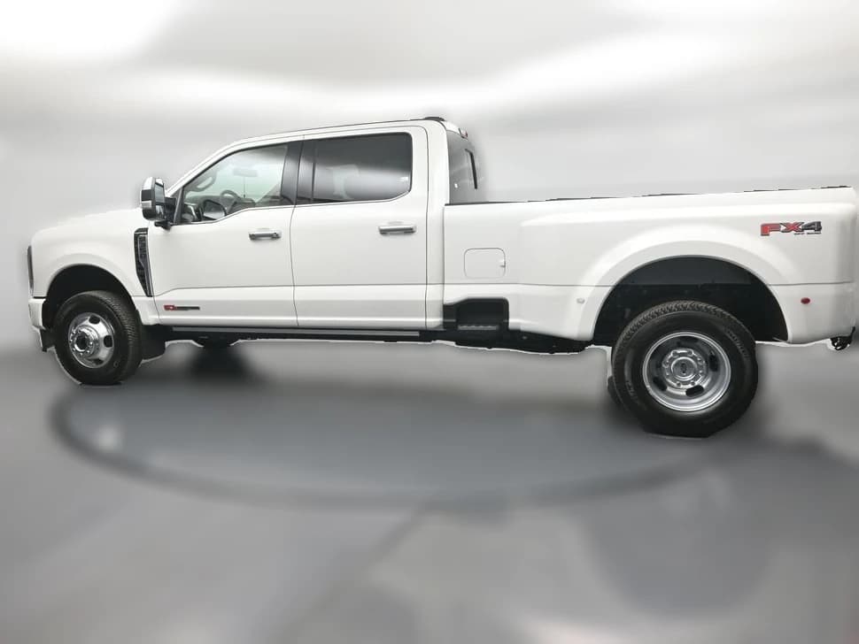 Ford Super Duty F-350 DRW Platinum 4WD Crew Cab 8' Box 2026 — side view