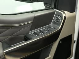 Ford Super Duty F-350 DRW Platinum 4WD Crew Cab 8' Box 2026 — side view