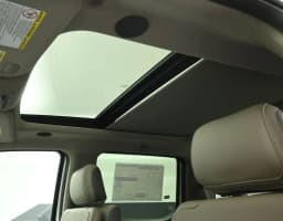 Ford Super Duty F-350 DRW Platinum 4WD Crew Cab 8' Box 2026 — side view