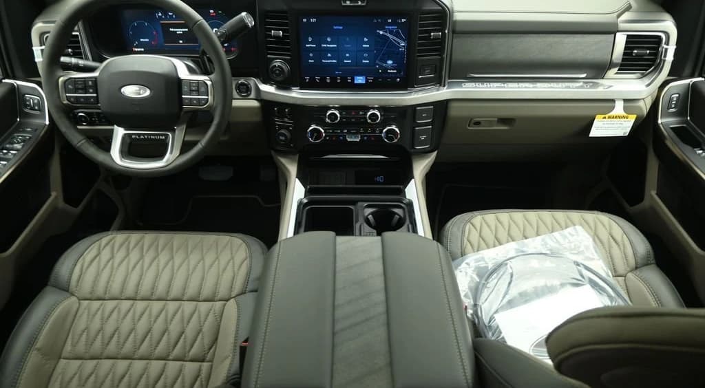 Ford Super Duty F-350 DRW Platinum 4WD Crew Cab 8' Box 2026 — side view