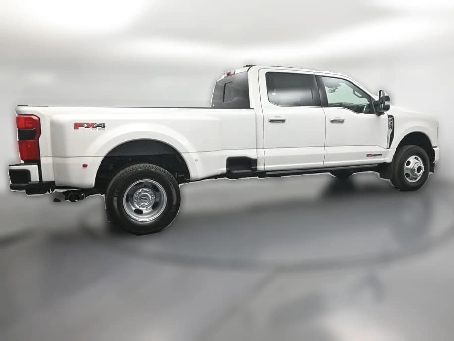 Ford Super Duty F-350 DRW Platinum 4WD Crew Cab 8' Box 2026 — side view