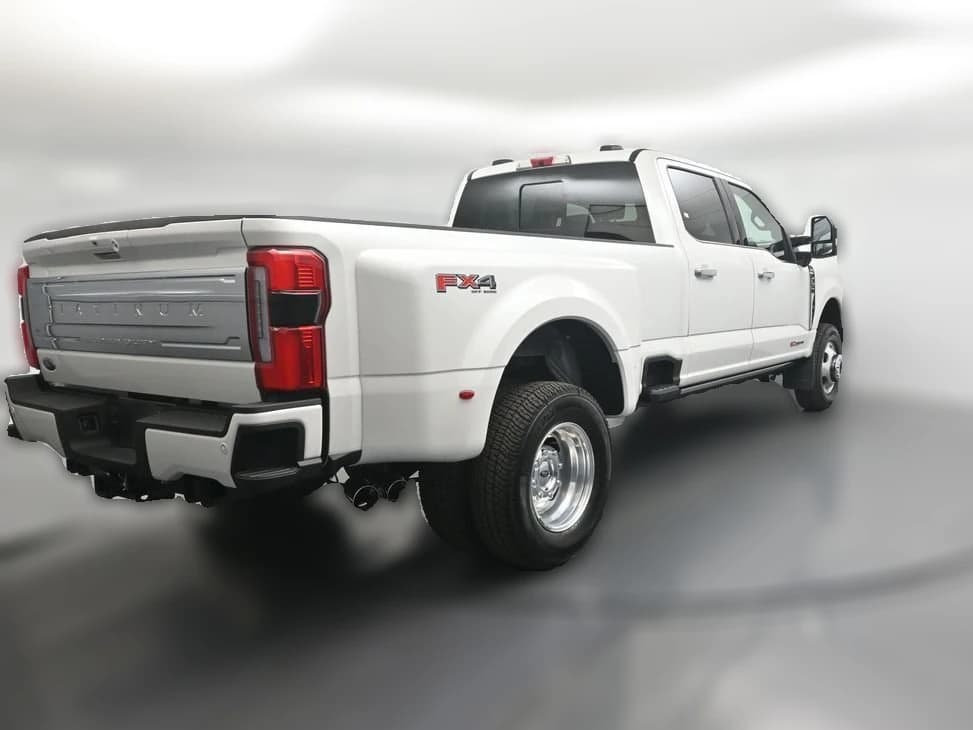 Ford Super Duty F-350 DRW Platinum 4WD Crew Cab 8' Box 2026 — side view