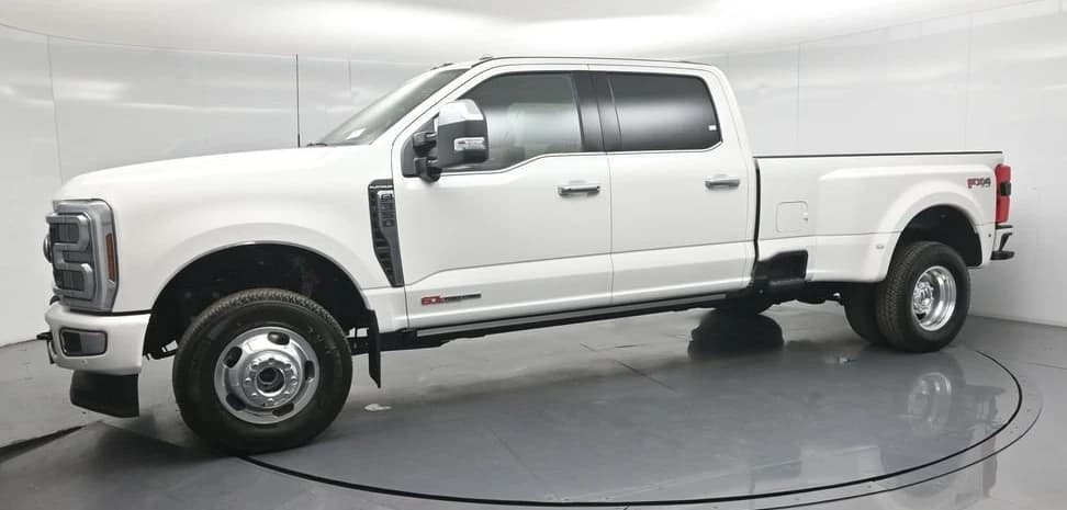 Ford Super Duty F-350 DRW Platinum 4WD Crew Cab 8' Box 2026 — side view