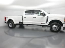 Ford Super Duty F-350 DRW Platinum 4WD Crew Cab 8' Box 2026 — side view