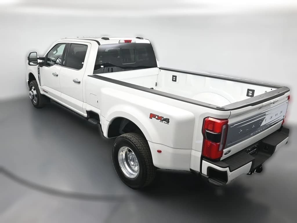 Ford Super Duty F-350 DRW Platinum 4WD Crew Cab 8' Box 2026 — side view