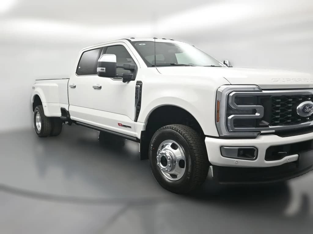 Ford Super Duty F-350 DRW Platinum 4WD Crew Cab 8' Box 2026 — side view