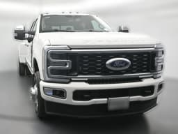 Ford Super Duty F-350 DRW Platinum 4WD Crew Cab 8' Box 2026 — side view