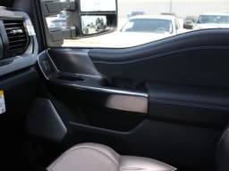Ford Super Duty F-350 DRW Platinum 4WD Crew Cab 8' Box 2026 — side view
