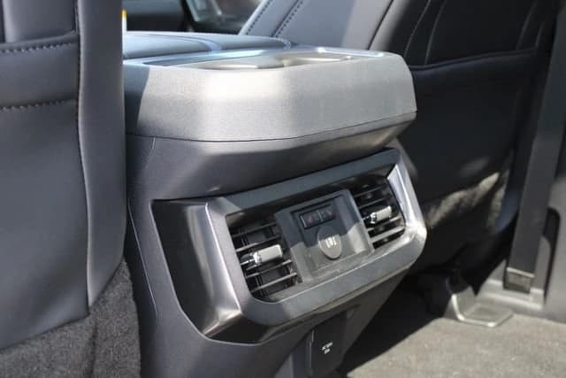 Ford Super Duty F-350 DRW Platinum 4WD Crew Cab 8' Box 2026 — side view