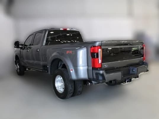 Ford Super Duty F-350 DRW Platinum 4WD Crew Cab 8' Box 2026 — side view