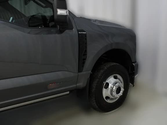 Ford Super Duty F-350 DRW Platinum 4WD Crew Cab 8' Box 2026 — side view