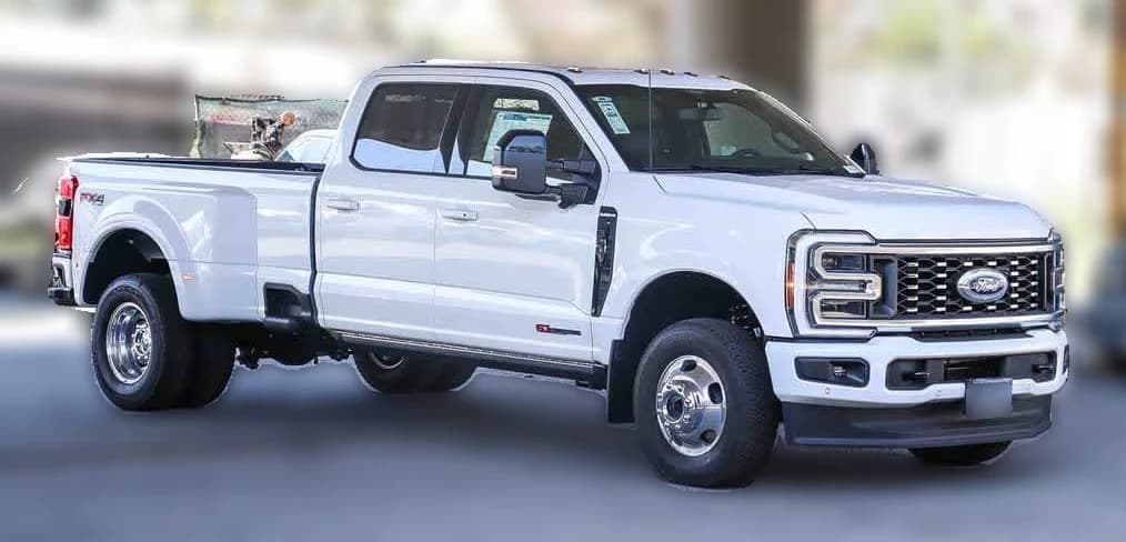 Ford Super Duty F-350 DRW Platinum 4WD Crew Cab 8' Box 2026 — side view