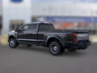 Ford Super Duty F-350 DRW Platinum 4WD Crew Cab 8' Box