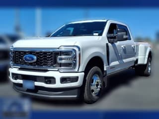 Ford Super Duty F-350 DRW Platinum 4WD Crew Cab 8' Box