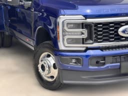 Ford Super Duty F-350 DRW Platinum 4WD Crew Cab 8' Box 2026 — side view