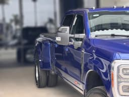 Ford Super Duty F-350 DRW Platinum 4WD Crew Cab 8' Box 2026 — side view