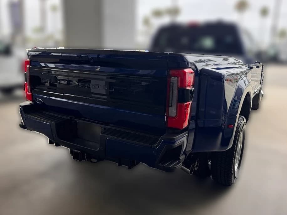 Ford Super Duty F-350 DRW Platinum 4WD Crew Cab 8' Box 2026 — side view