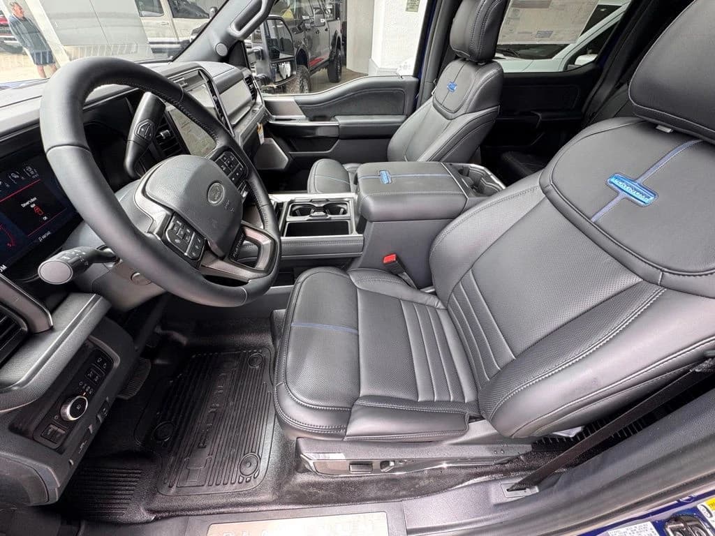 Ford Super Duty F-350 DRW Platinum 4WD Crew Cab 8' Box 2026 — side view