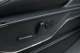 Ford Super Duty F-350 DRW Platinum 4WD Crew Cab 8' Box 2026 — side view