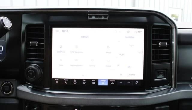 Ford Super Duty F-350 DRW Platinum 4WD Crew Cab 8' Box 2026 — side view