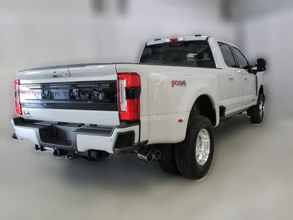 Ford Super Duty F-350 DRW Platinum 4WD Crew Cab 8' Box 2026 — side view