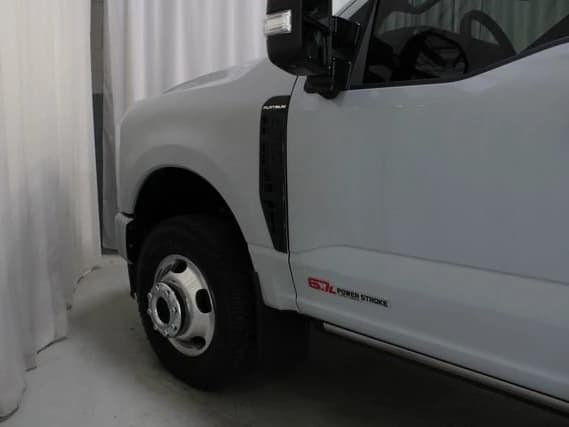 Ford Super Duty F-350 DRW Platinum 4WD Crew Cab 8' Box 2026 — side view
