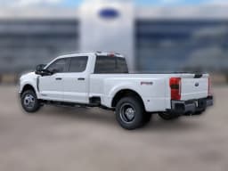 Ford Super Duty F-350 DRW XL 4WD Crew Cab 8' Box 2026 — side view