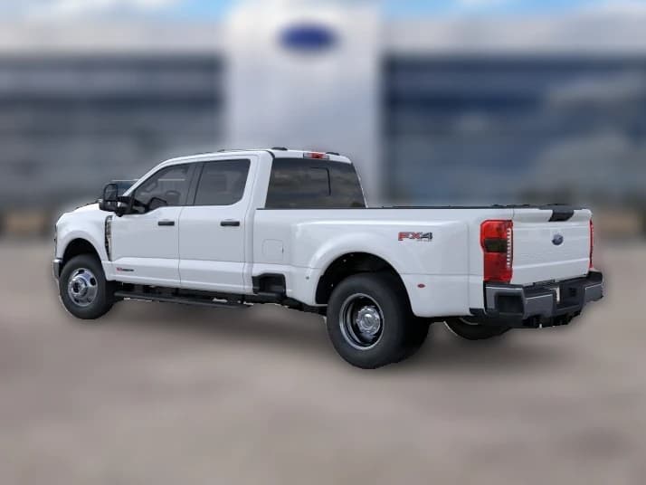 Ford Super Duty F-350 DRW XL 4WD Crew Cab 8' Box 2026 — side view