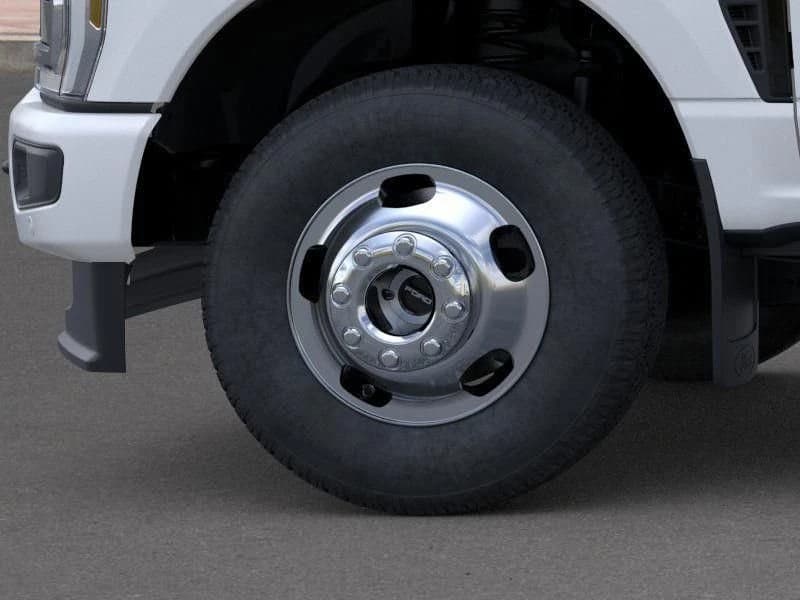 Ford Super Duty F-350 DRW Platinum 4WD Crew Cab 8' Box 2026 — side view