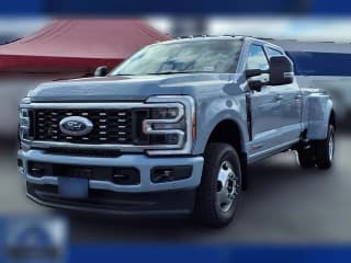 Ford Super Duty F-350 DRW Platinum 4WD Crew Cab 8' Box