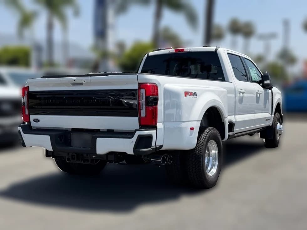 Ford Super Duty F-350 DRW Platinum 4WD Crew Cab 8' Box 2026 — side view