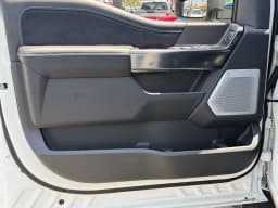Ford Super Duty F-350 DRW Platinum 4WD Crew Cab 8' Box 2026 — side view