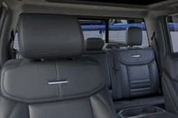 Ford Super Duty F-350 DRW Platinum 4WD Crew Cab 8' Box 2026 — side view