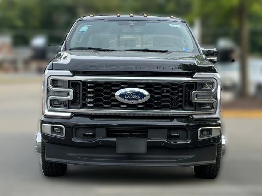 Ford Super Duty F-350 DRW Platinum 4WD Crew Cab 8' Box 2026 — side view