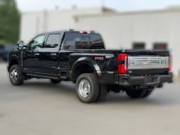 Ford Super Duty F-350 DRW Platinum 4WD Crew Cab 8' Box 2026 — side view