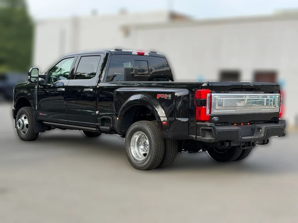 Ford Super Duty F-350 DRW Platinum 4WD Crew Cab 8' Box 2026 — side view
