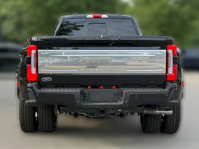 Ford Super Duty F-350 DRW Platinum 4WD Crew Cab 8' Box 2026 — side view