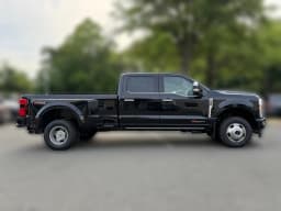 Ford Super Duty F-350 DRW Platinum 4WD Crew Cab 8' Box 2026 — side view