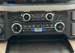 Ford Super Duty F-350 DRW Platinum 4WD Crew Cab 8' Box 2026 — side view