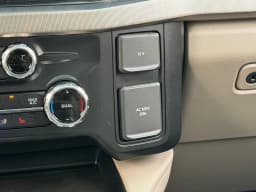 Ford Super Duty F-350 DRW Platinum 4WD Crew Cab 8' Box 2026 — side view