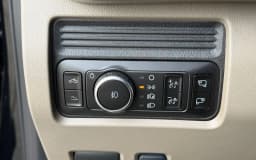 Ford Super Duty F-350 DRW Platinum 4WD Crew Cab 8' Box 2026 — side view