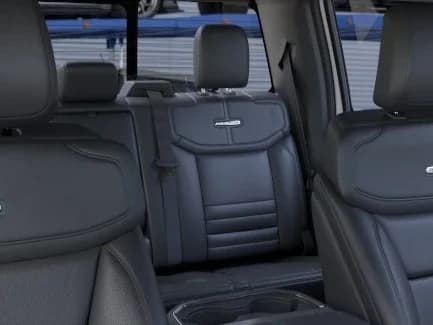 Ford Super Duty F-350 DRW Platinum 4WD Crew Cab 8' Box 2026 — side view